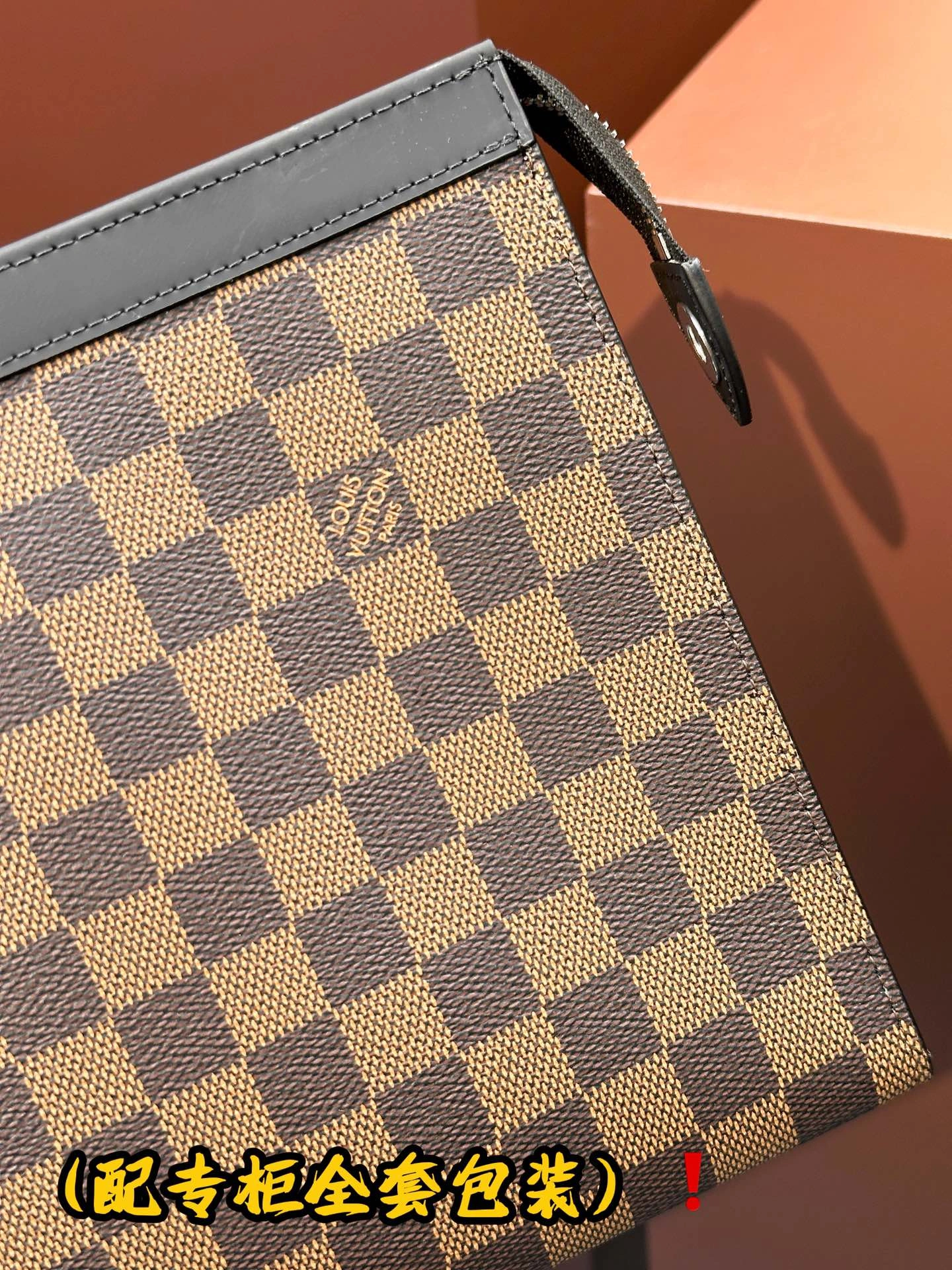 Louis Vuitton Clutch Bags Unisex 56360