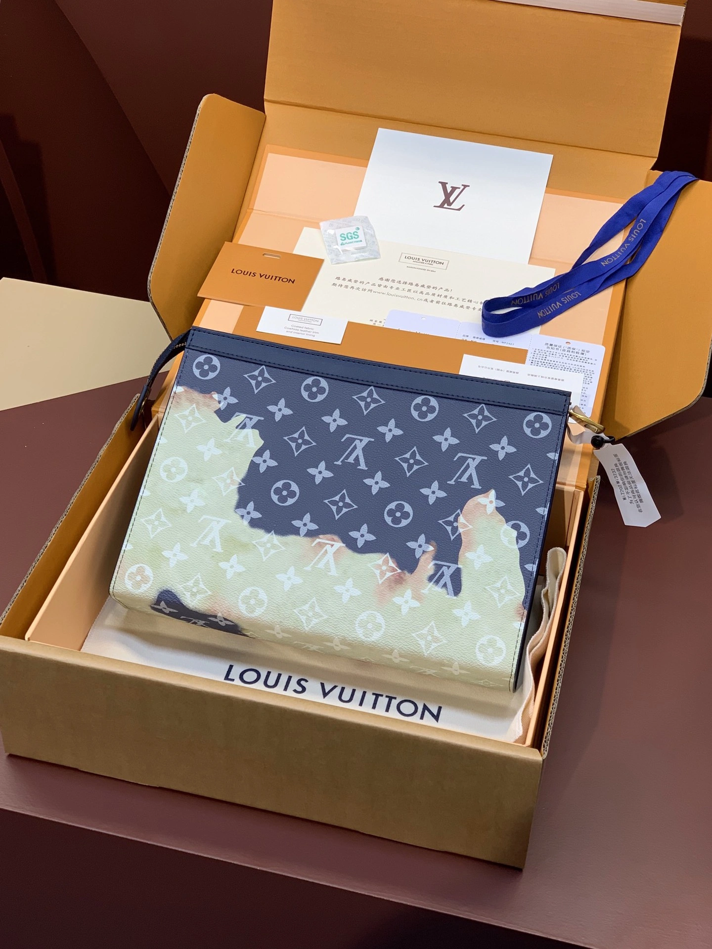 Louis Vuitton Clutch Bags Sustainable 56400