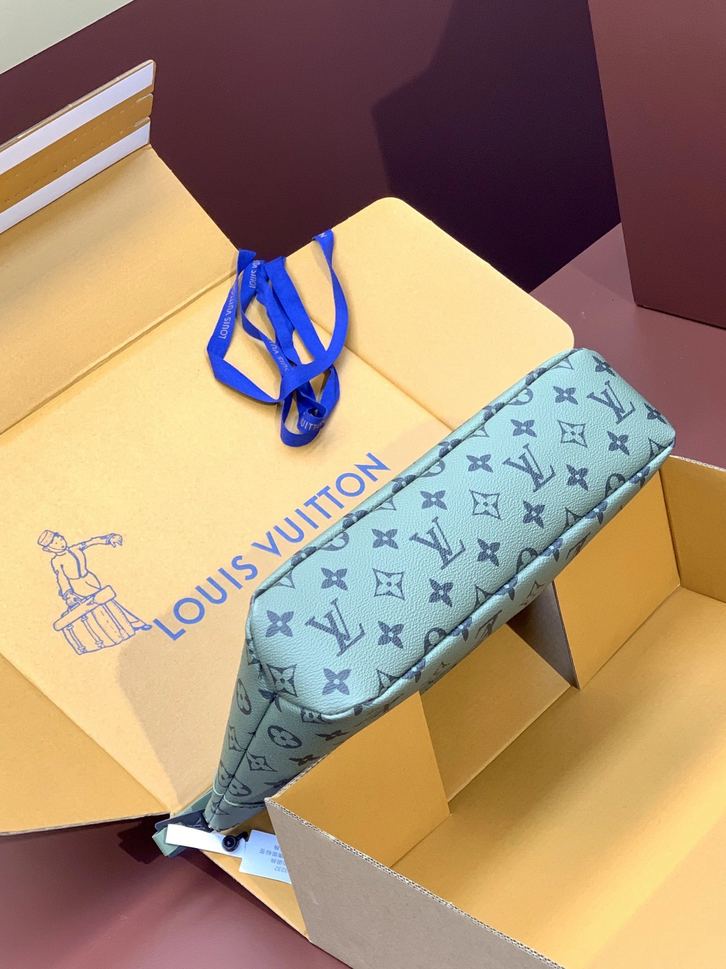 Sustainable Louis Vuitton Clutch Bags 56386