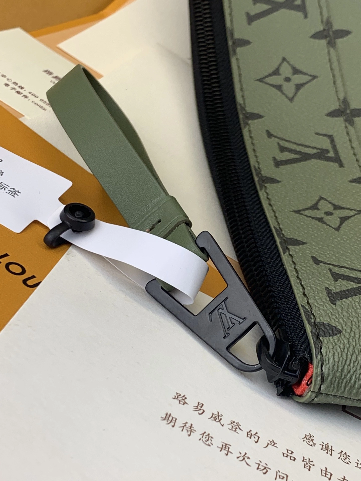 Sustainable Louis Vuitton Clutch Bags 56386