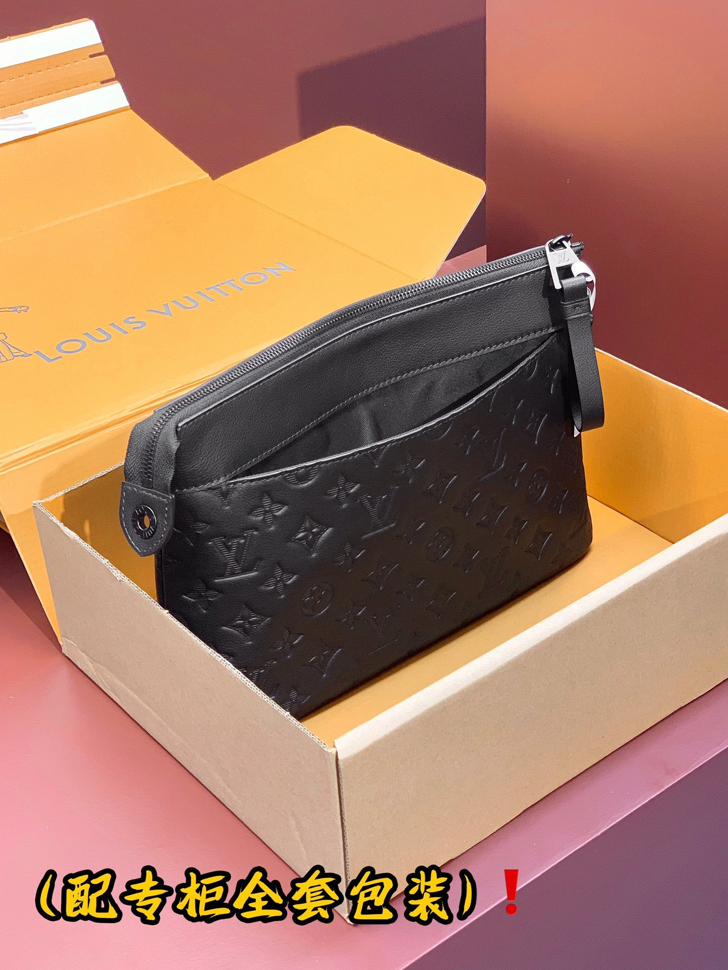Louis Vuitton Clutch Bags Unisex 56347