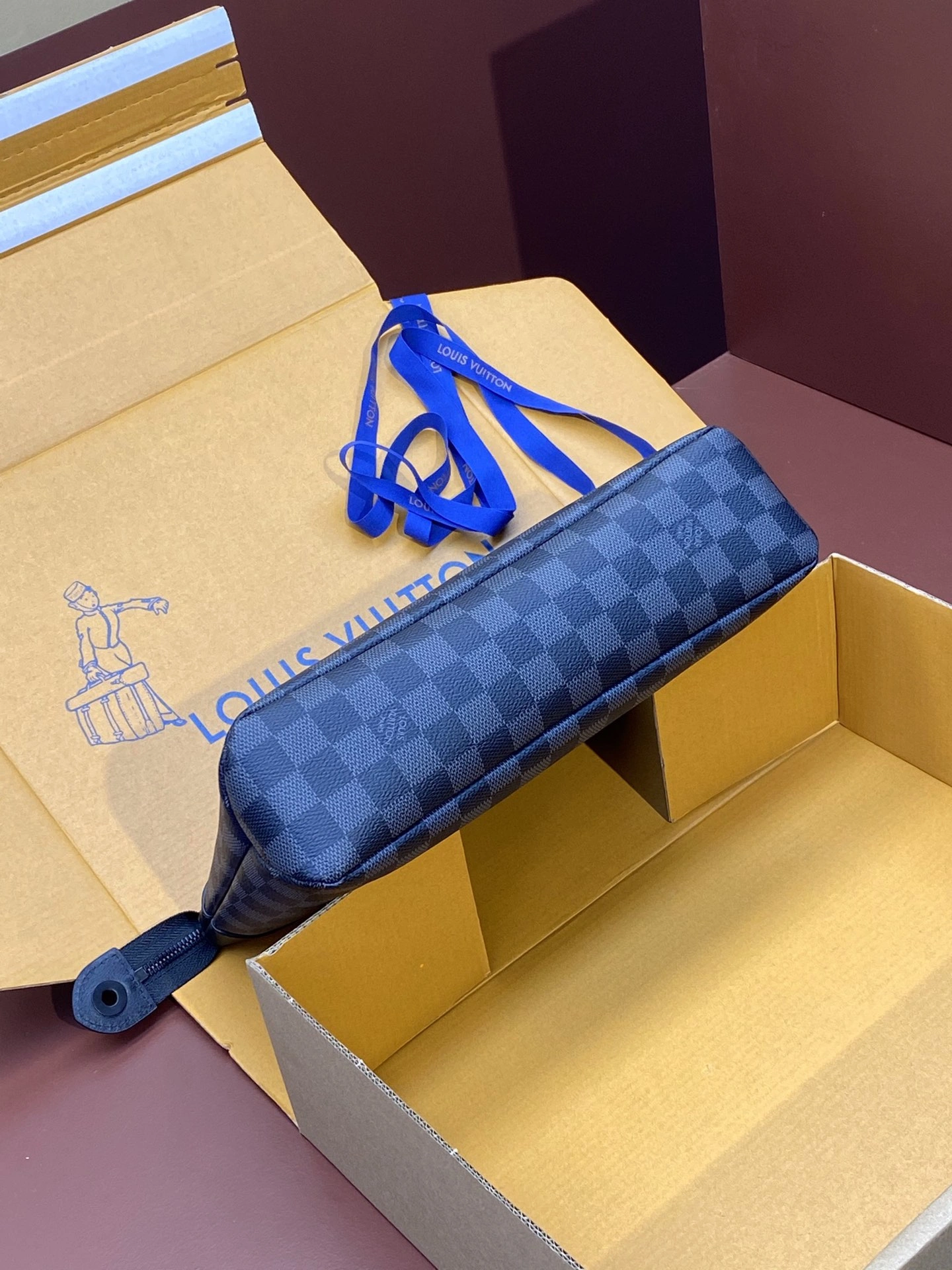 Louis Vuitton Clutch Bags Durable 56343