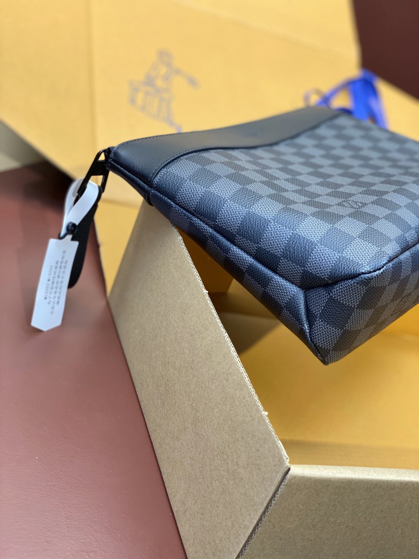 Louis Vuitton Clutch Bags Durable 56343