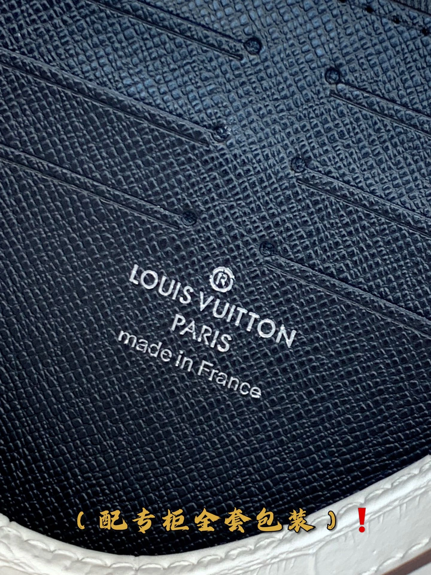 QuickDry Louis Vuitton Clutch Bags 56340