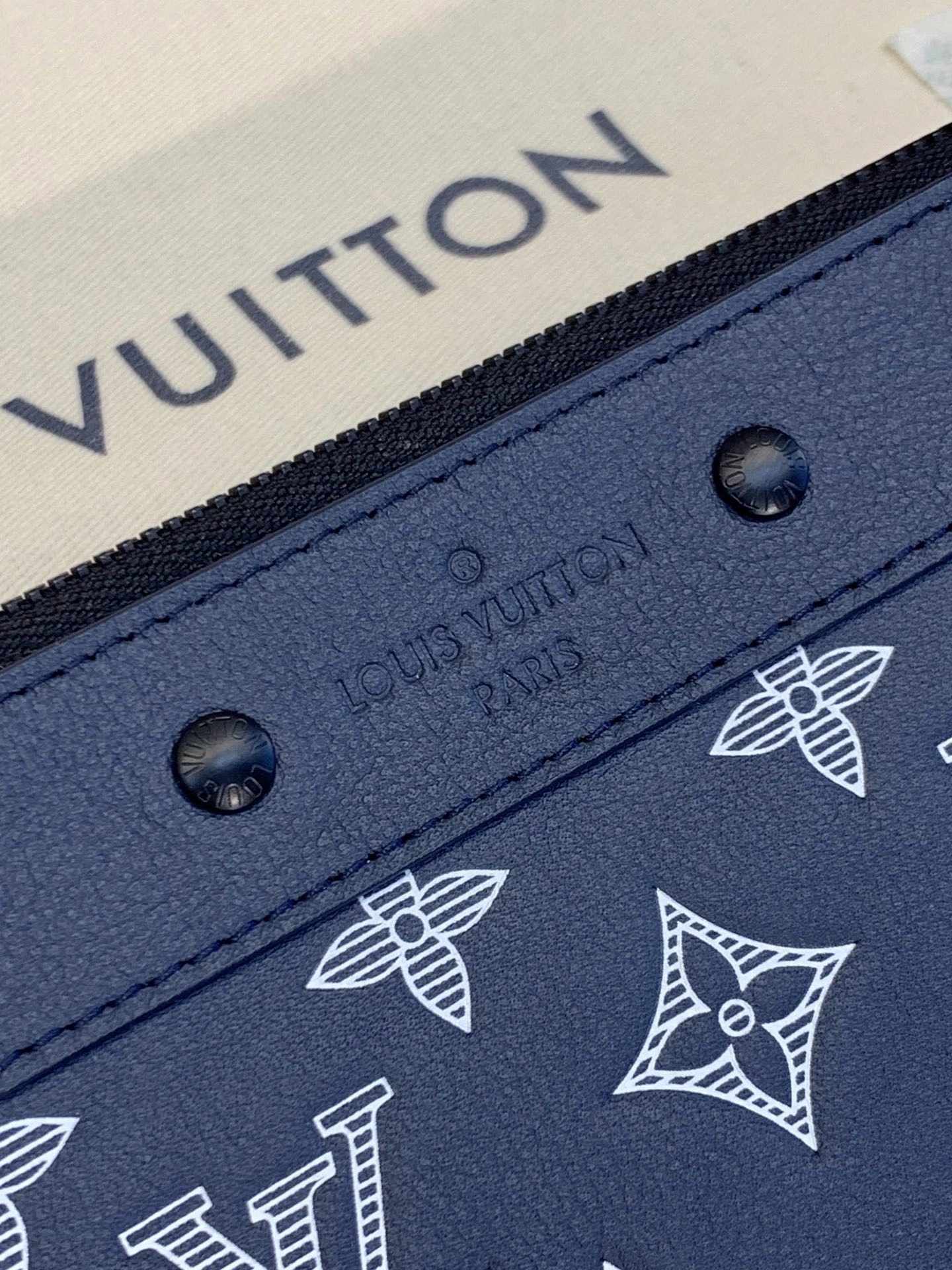 WeatherProof Louis Vuitton Clutch Bags 56338