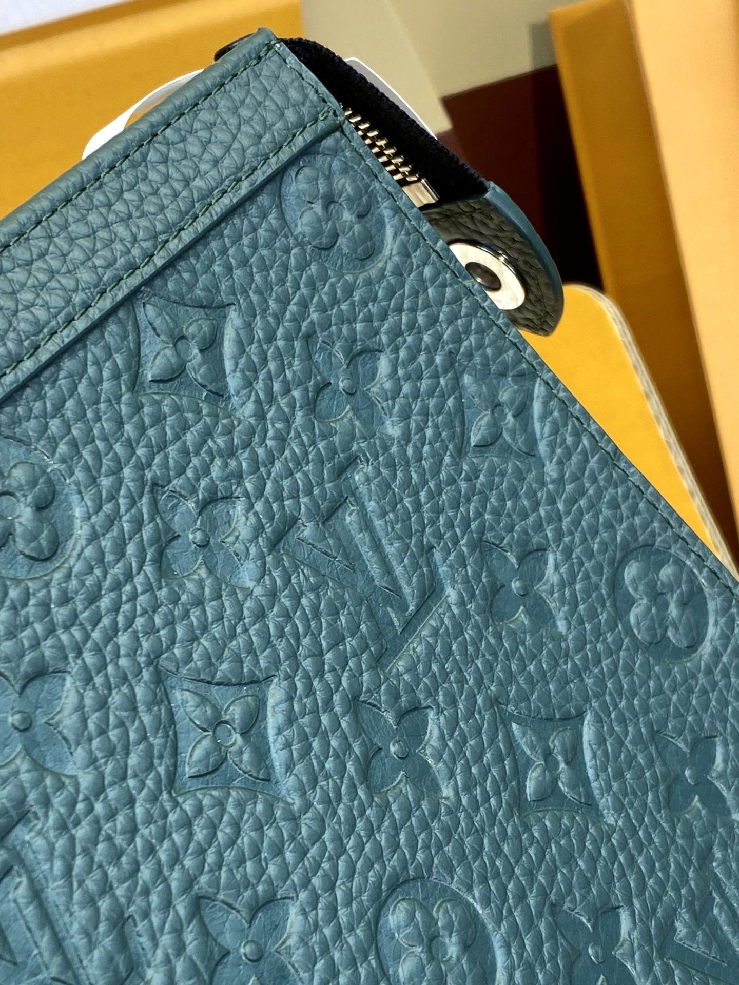 Louis Vuitton Clutch Bags Durable 56333