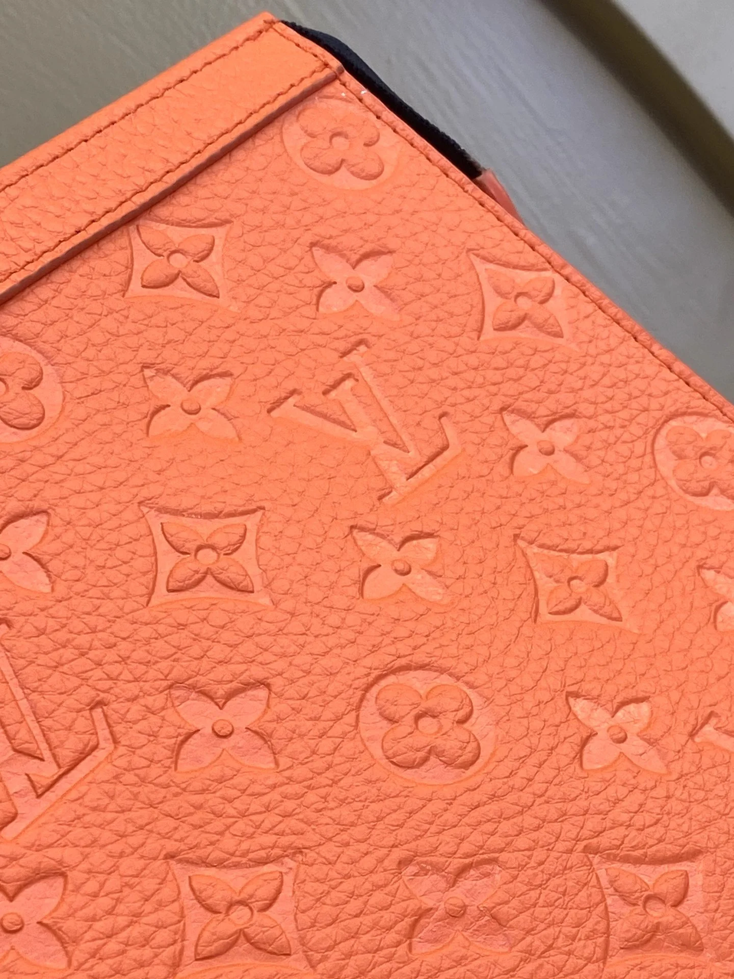Breathable Louis Vuitton Clutch Bags 56331