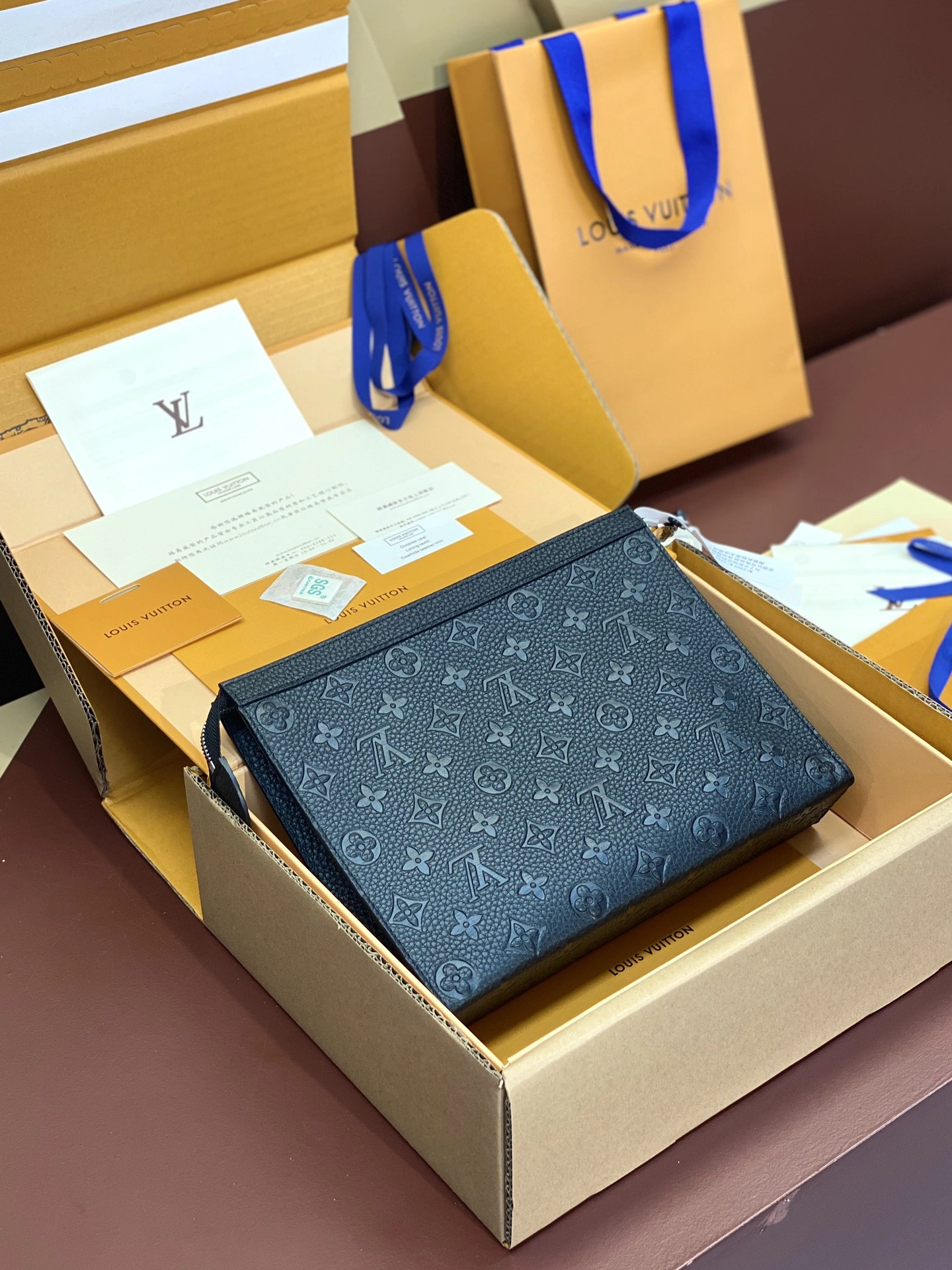 Louis Vuitton Clutch Bags TravelReady 56380