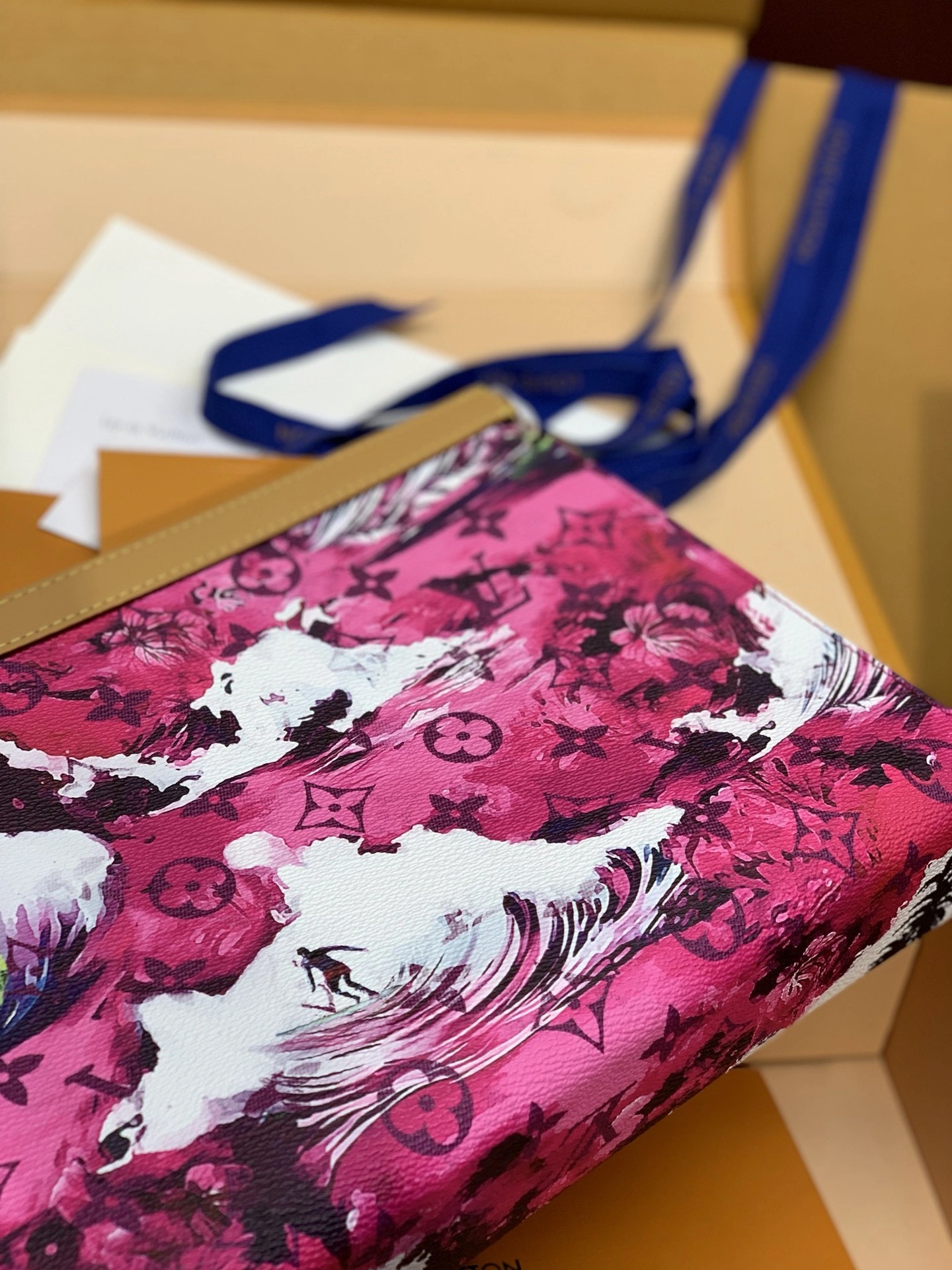 Contemporary Louis Vuitton Clutch Bags 56329