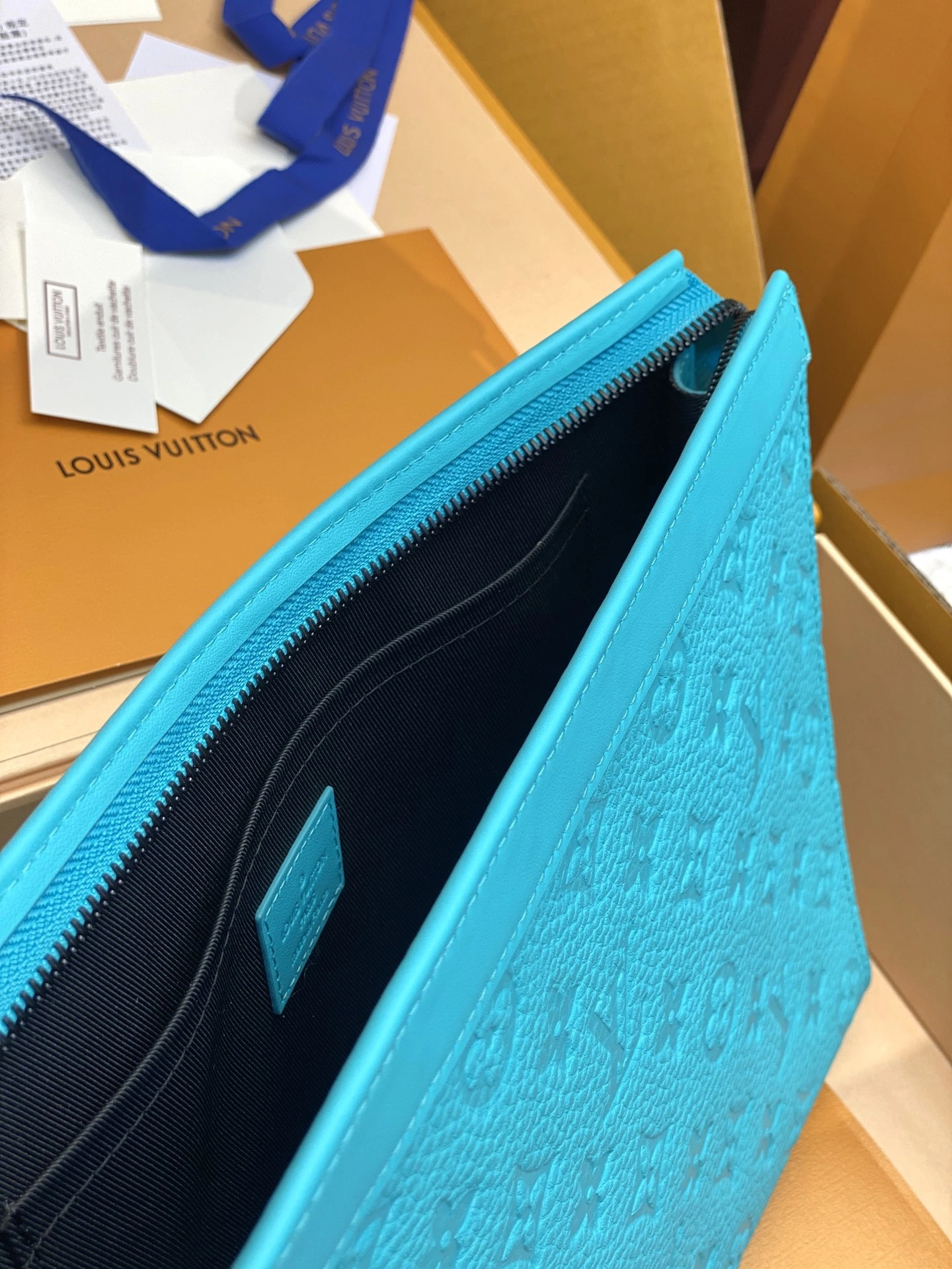 Louis Vuitton Clutch Bags Stretchable 56389