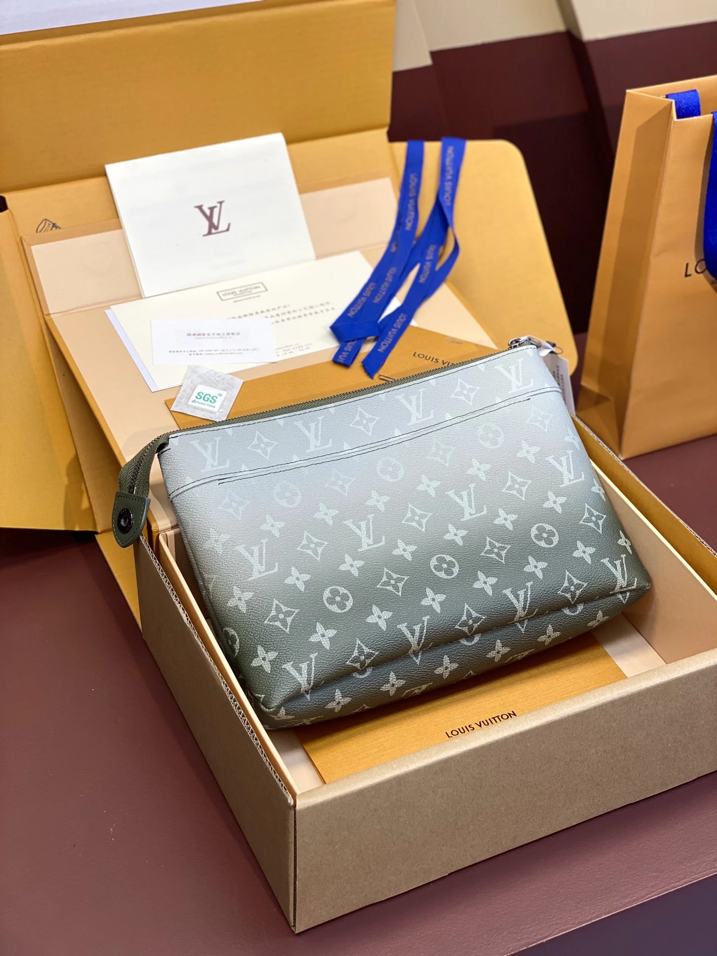 Resilient Louis Vuitton Clutch Bags 56314