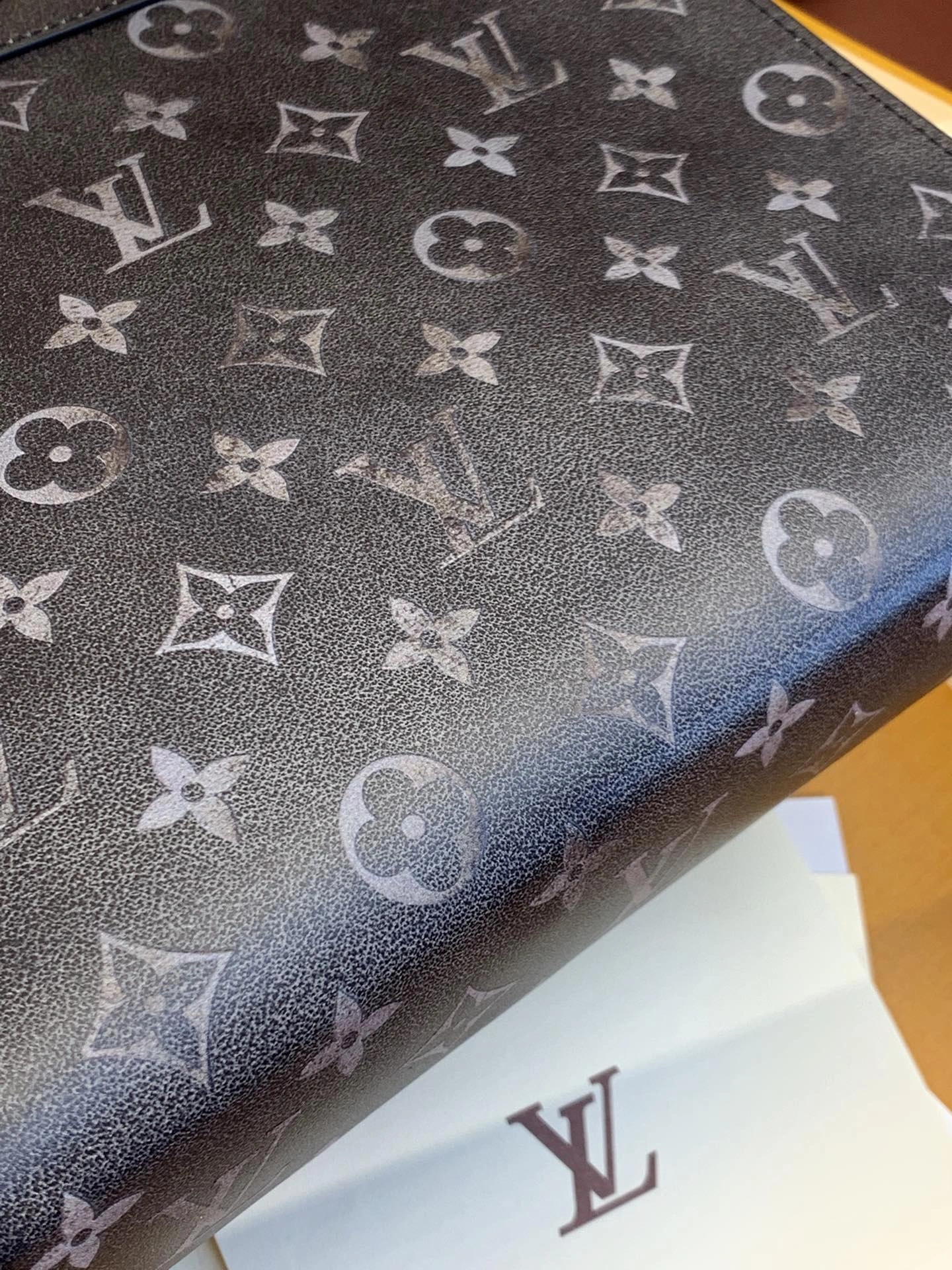 Louis Vuitton Clutch Bags Lightweight 56313