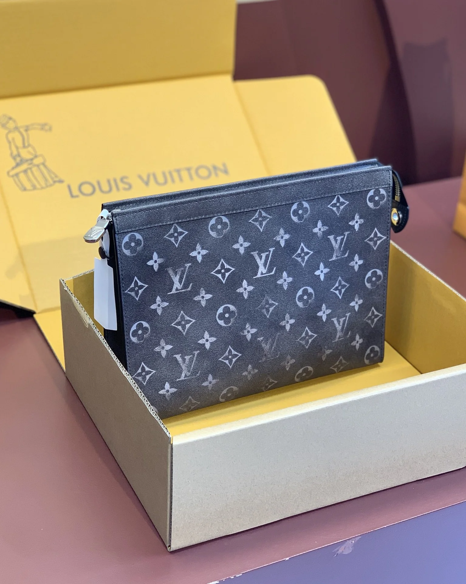 Louis Vuitton Clutch Bags Lightweight 56313