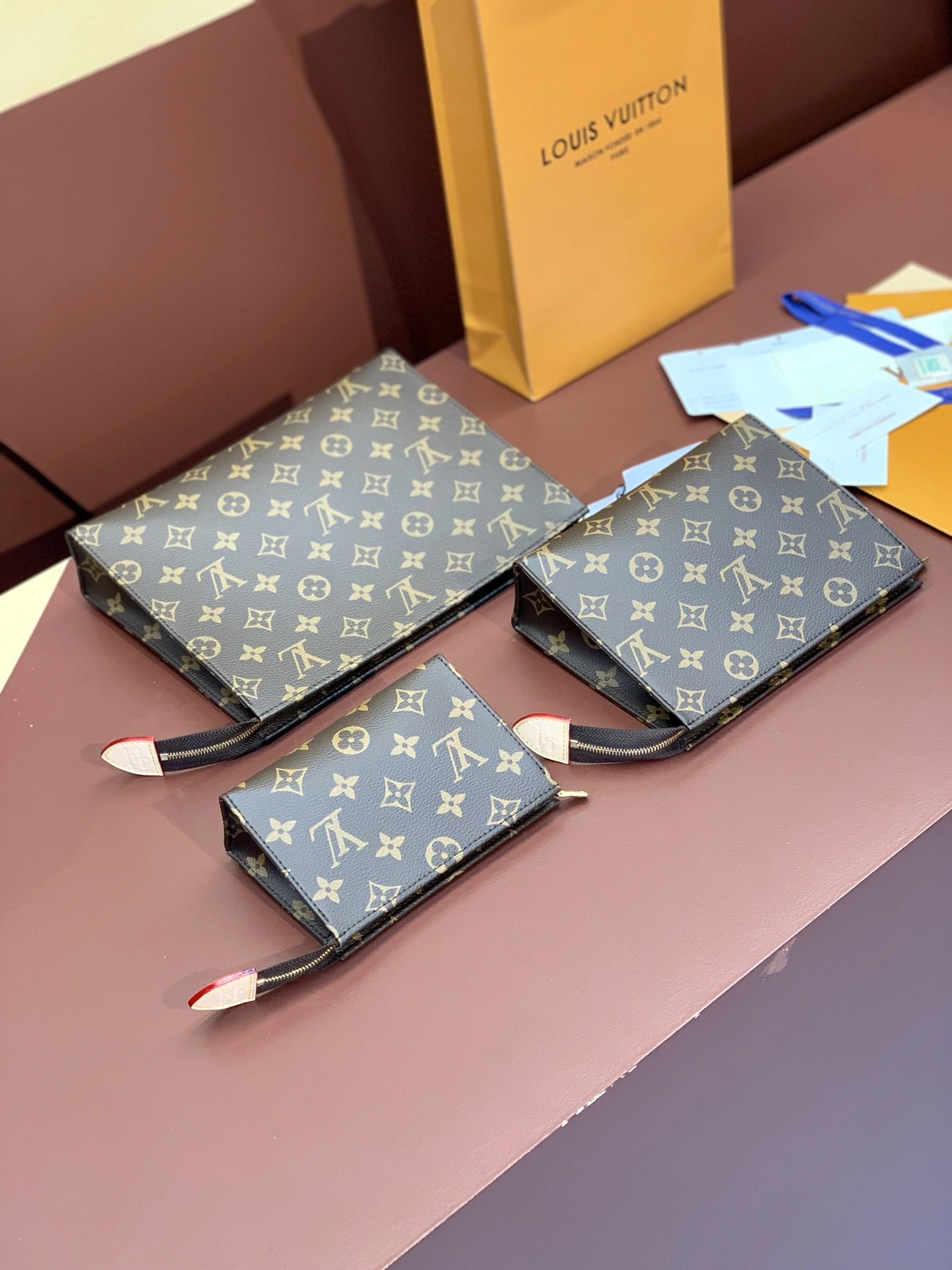 Louis Vuitton Clutch Bags Effortless 56396