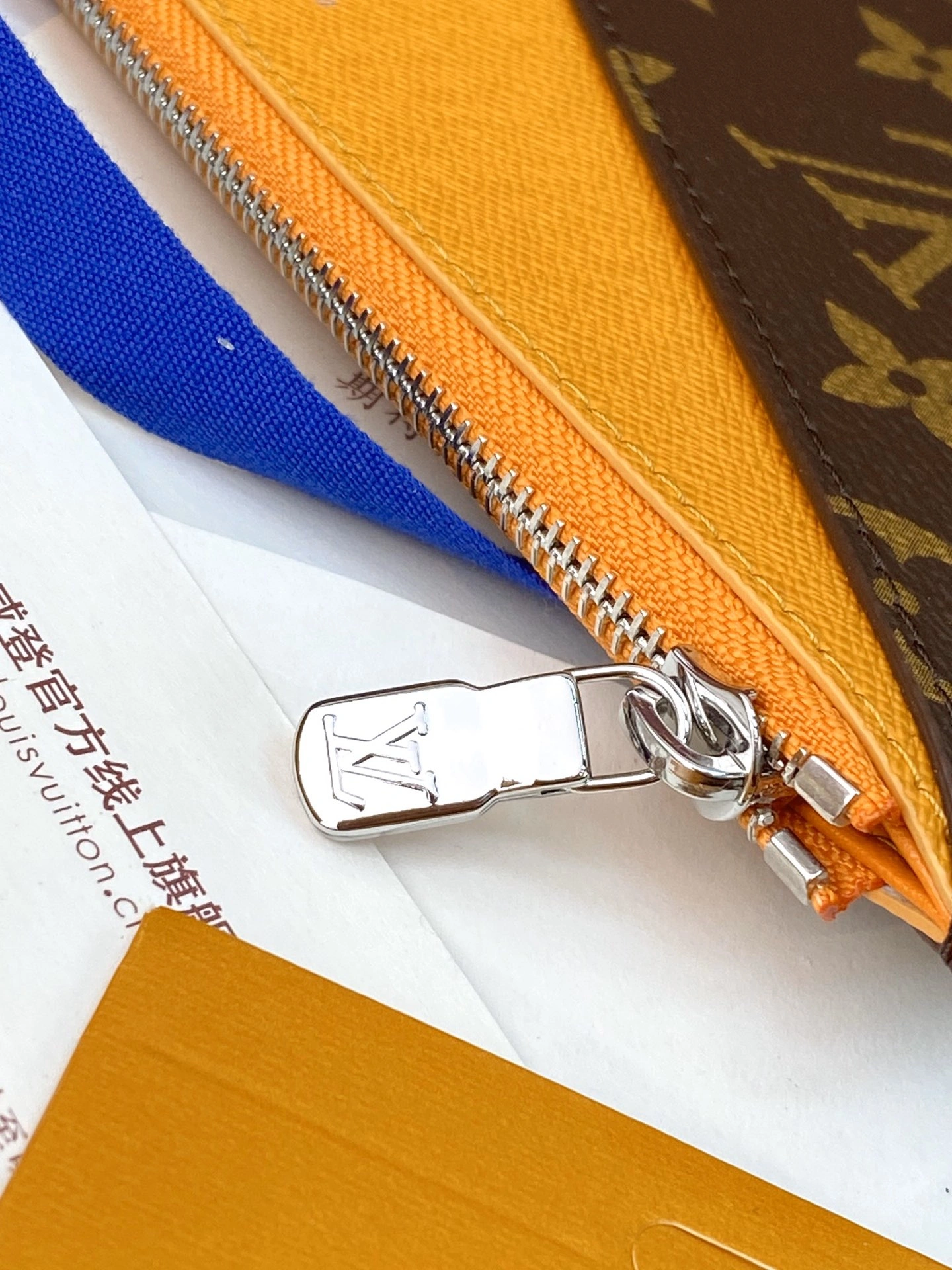 Minimalist Louis Vuitton Clutch Bags 56315