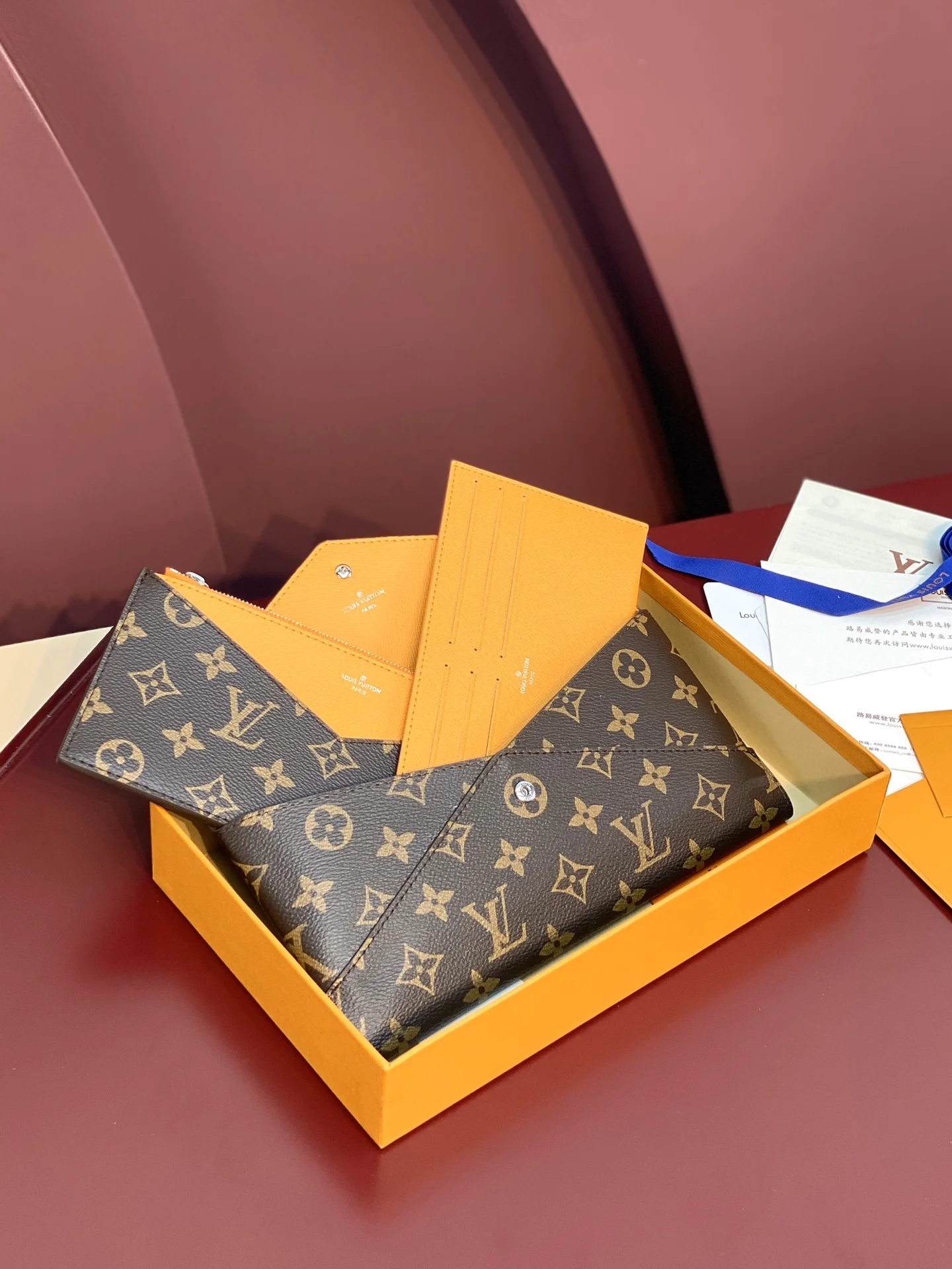 Minimalist Louis Vuitton Clutch Bags 56315
