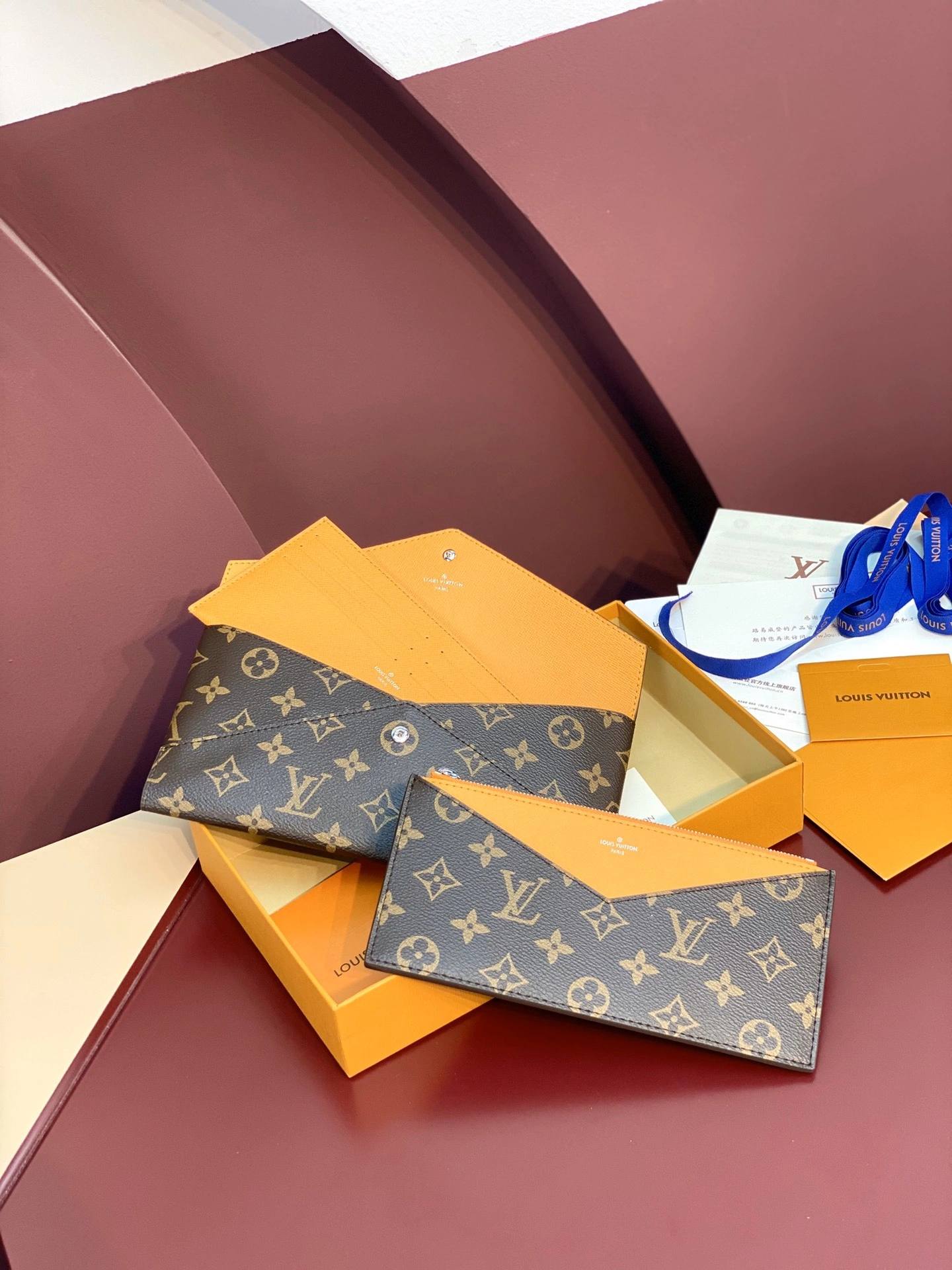 Minimalist Louis Vuitton Clutch Bags 56315