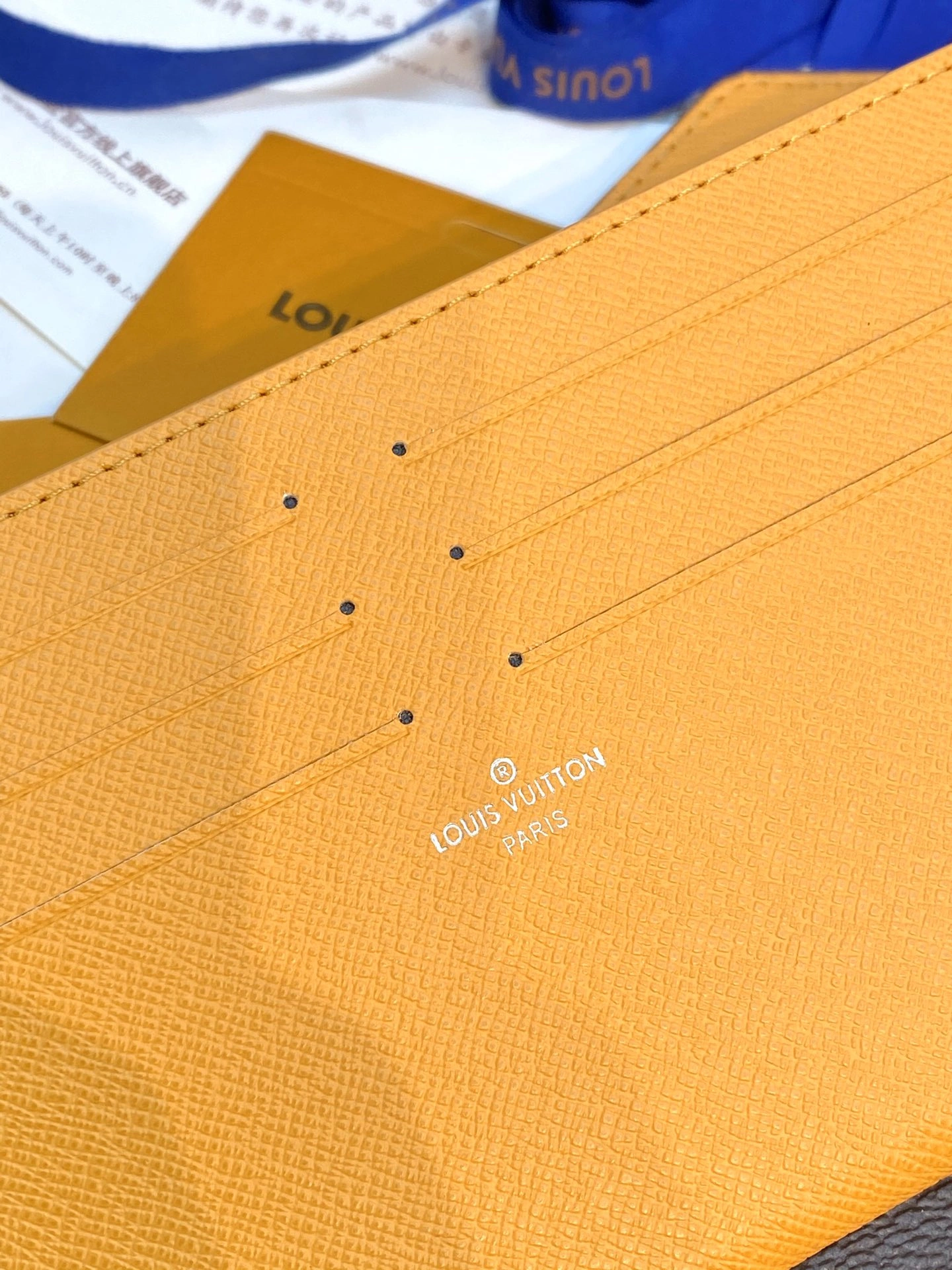 Minimalist Louis Vuitton Clutch Bags 56315