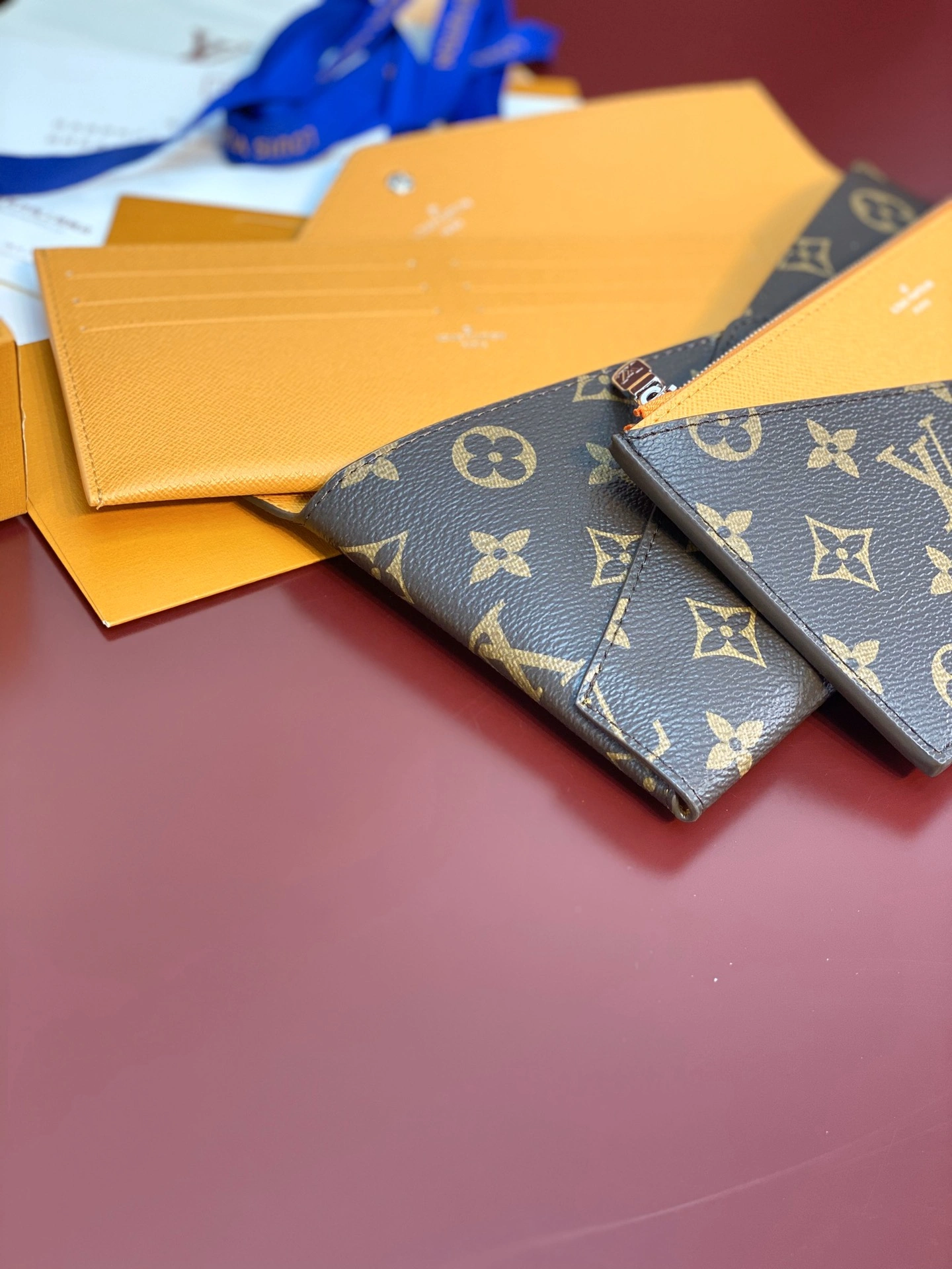 Minimalist Louis Vuitton Clutch Bags 56315