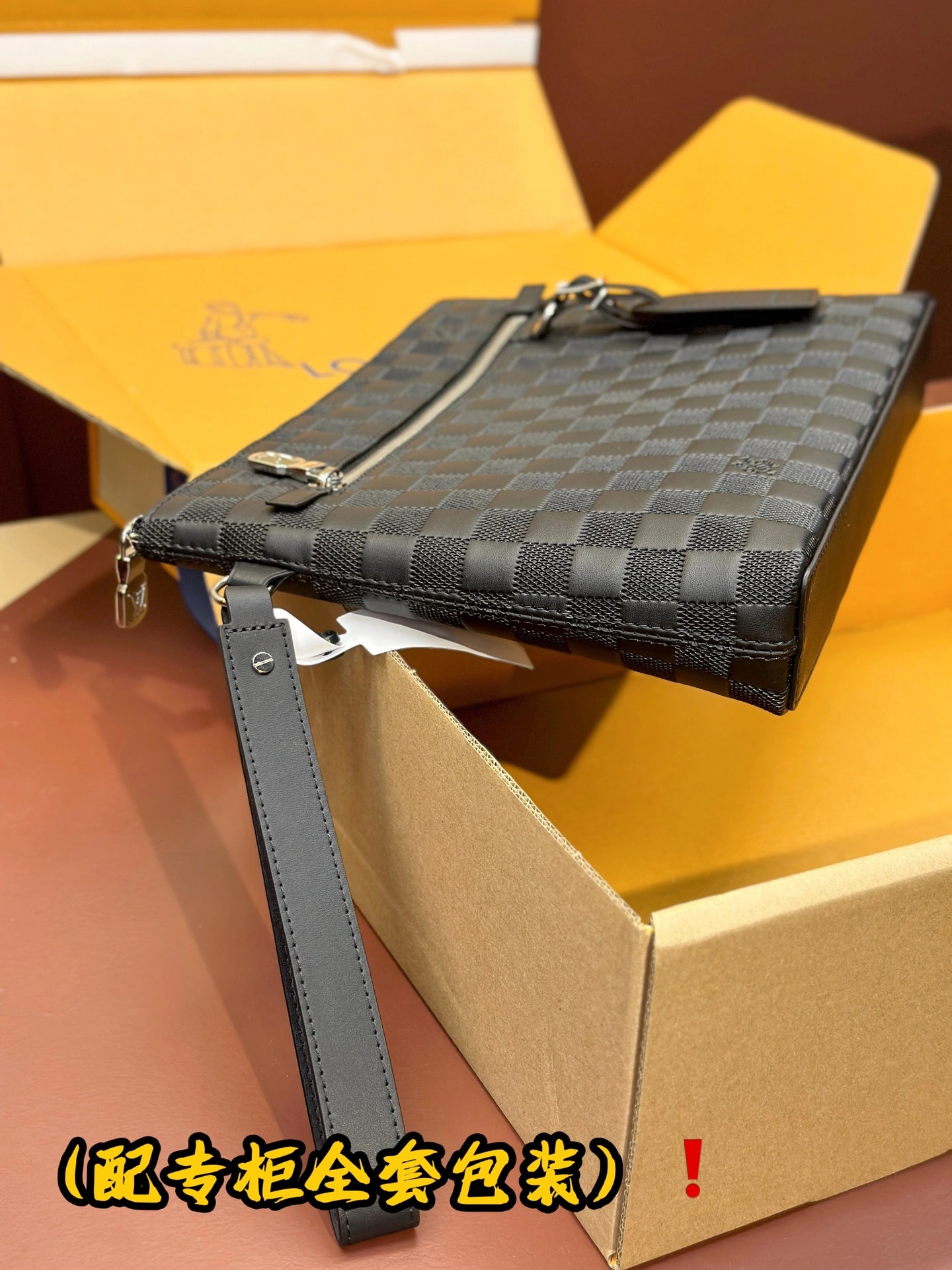 EyeCatching Louis Vuitton Clutch Bags 56310