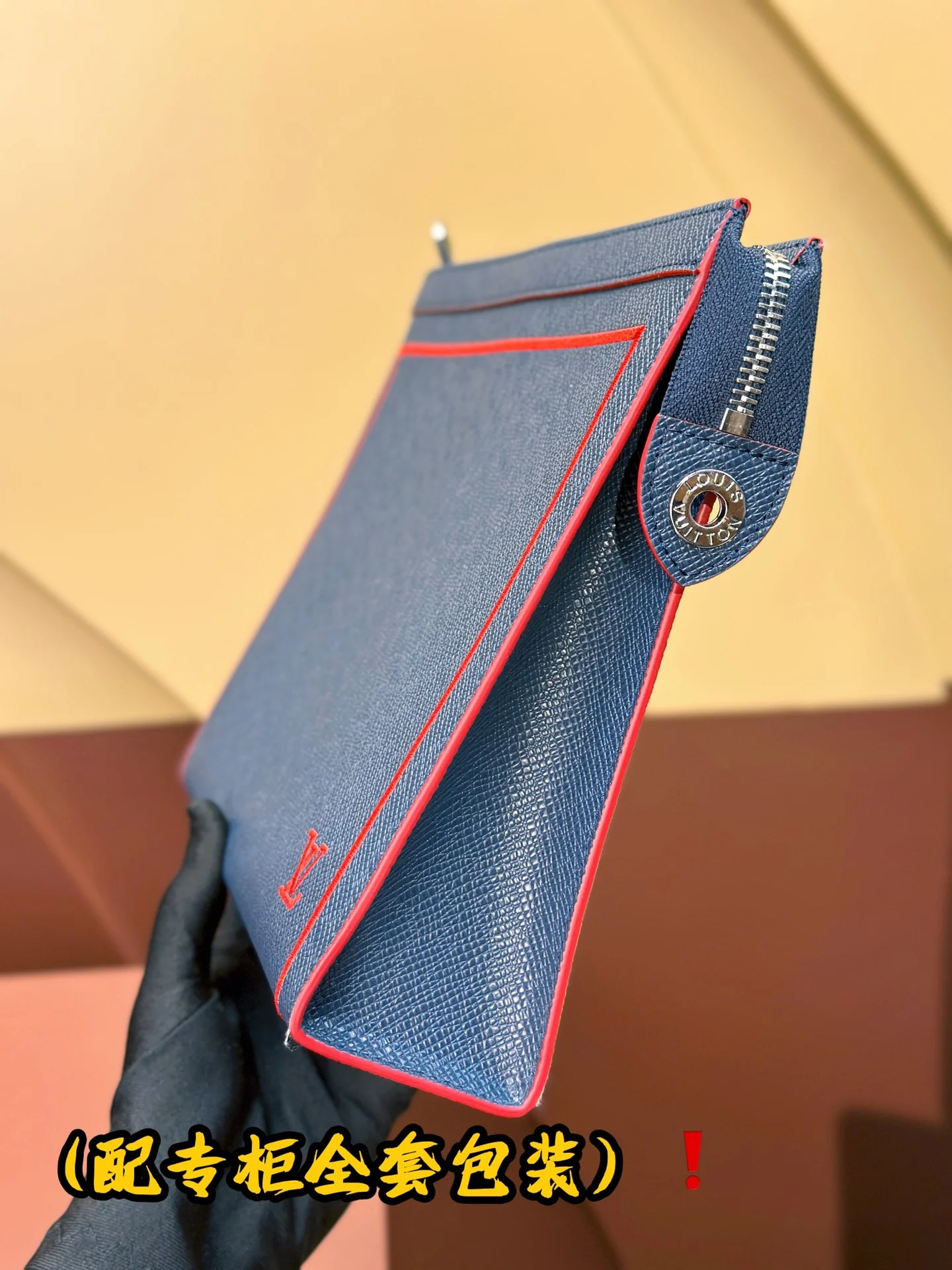 Sustainable Louis Vuitton Clutch Bags 56323