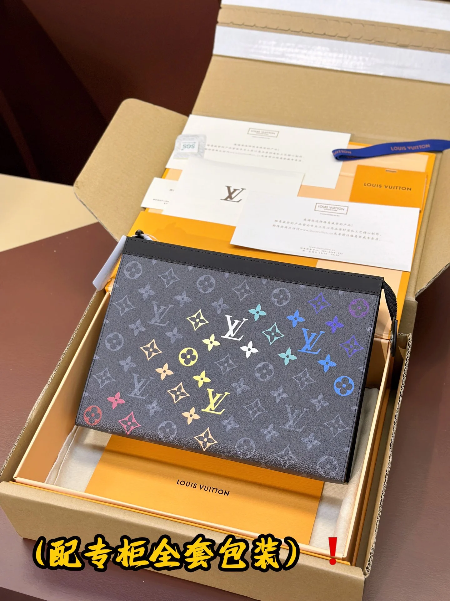 Classic Louis Vuitton Clutch Bags 56282