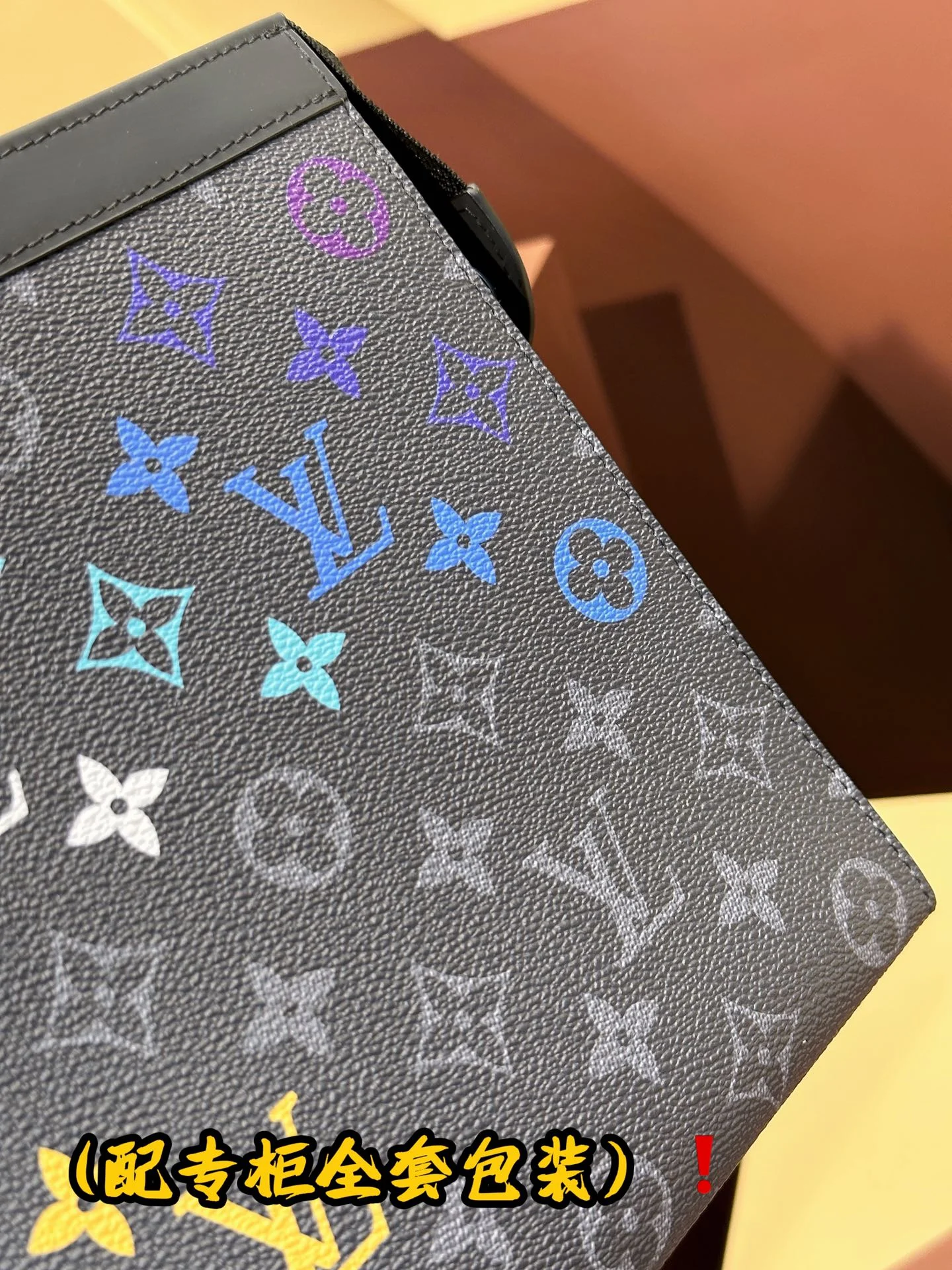 Classic Louis Vuitton Clutch Bags 56282