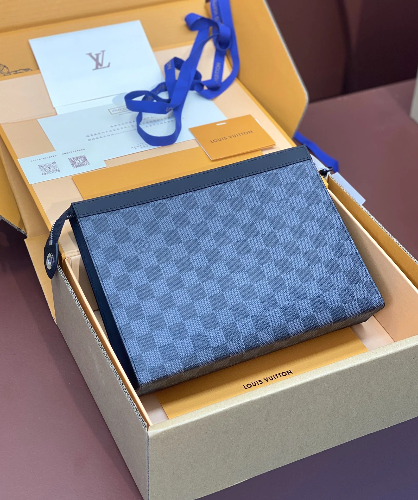 Refined Louis Vuitton Clutch Bags 56299
