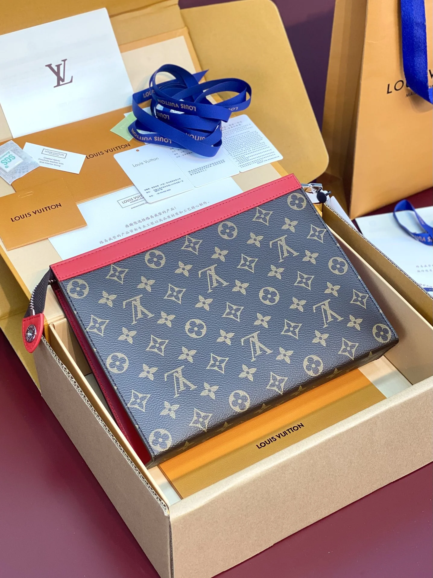 Stretchable Louis Vuitton Clutch Bags 56243