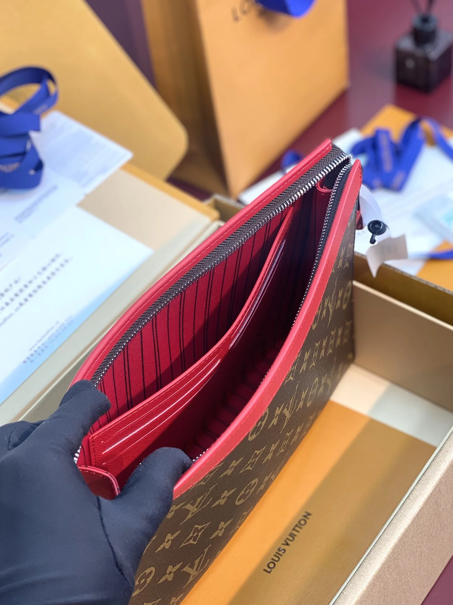 Stretchable Louis Vuitton Clutch Bags 56243
