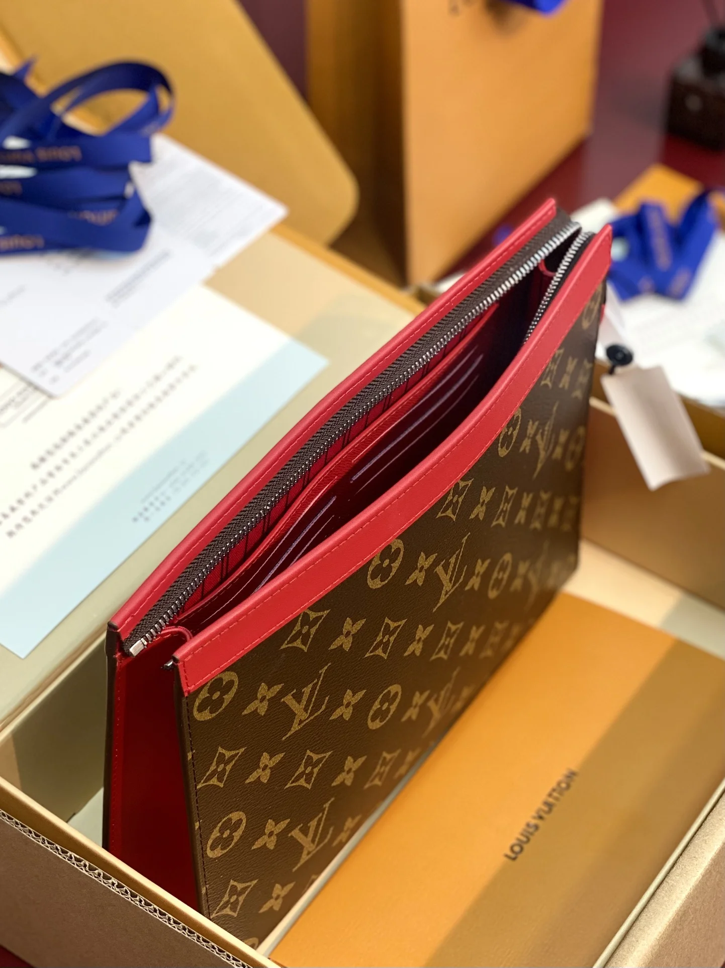 Stretchable Louis Vuitton Clutch Bags 56243