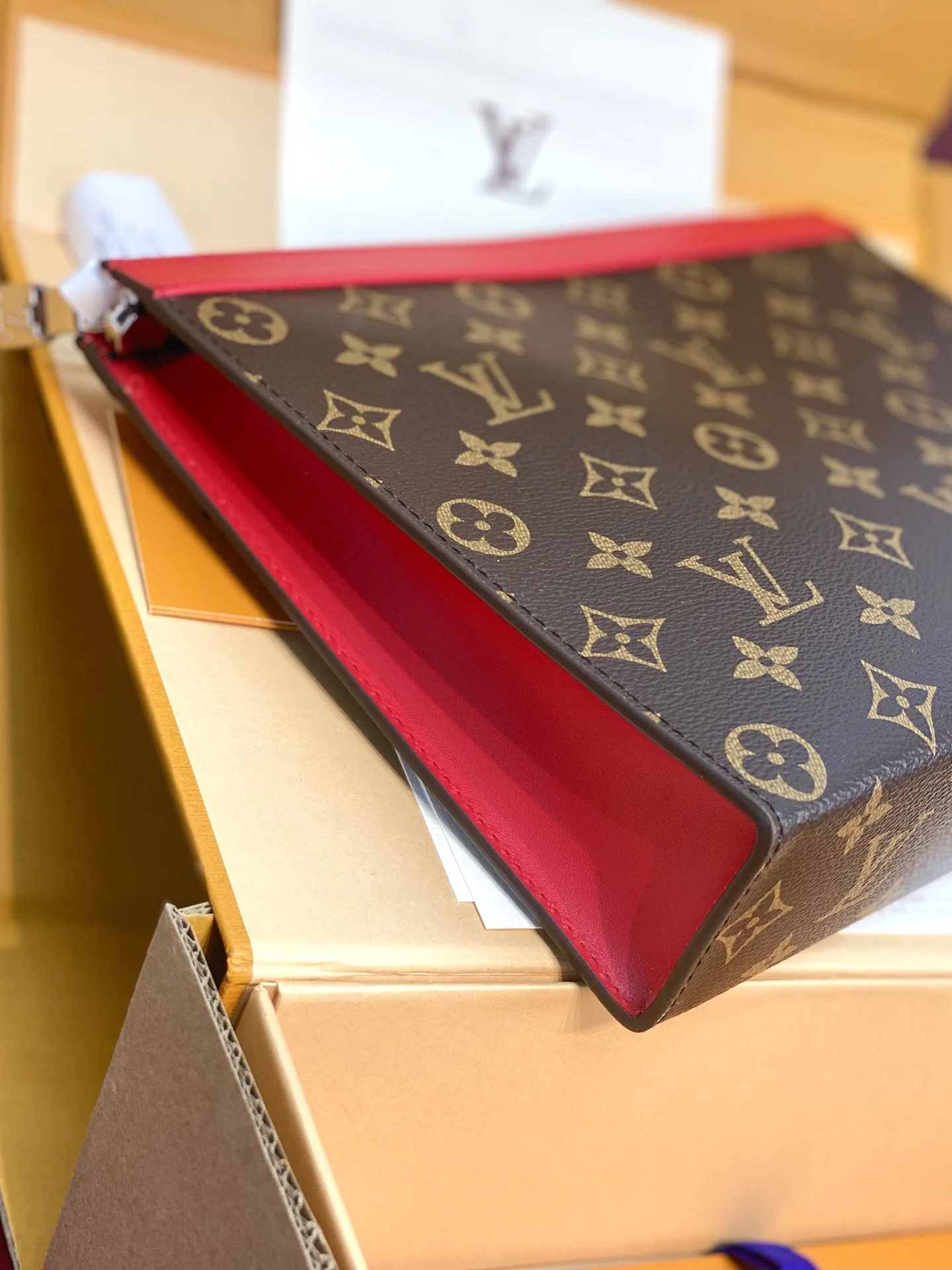 Stretchable Louis Vuitton Clutch Bags 56243