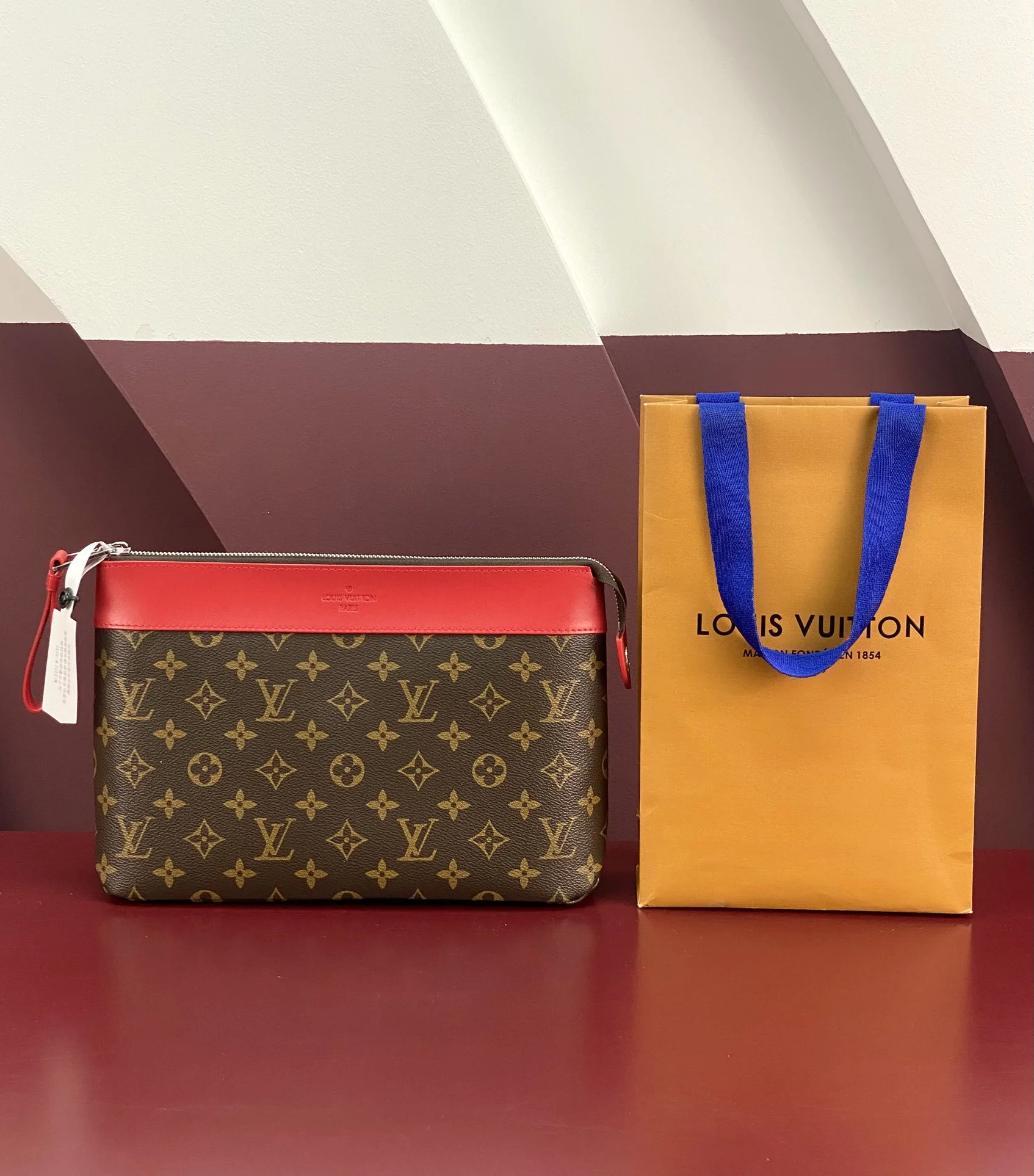 Louis Vuitton Clutch Bags Breathable 56240