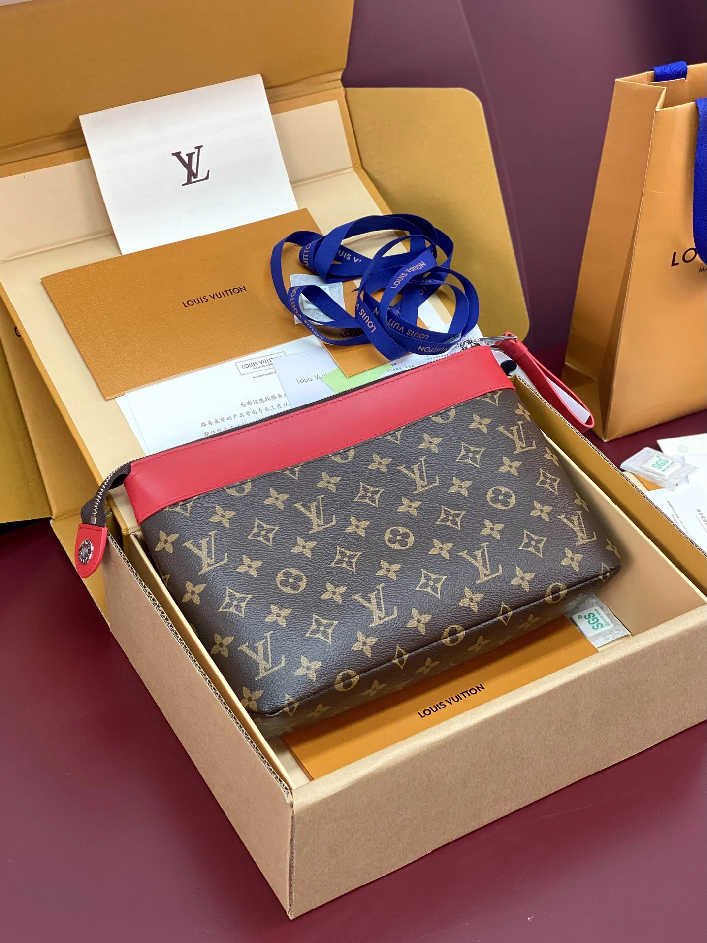 Louis Vuitton Clutch Bags Breathable 56240