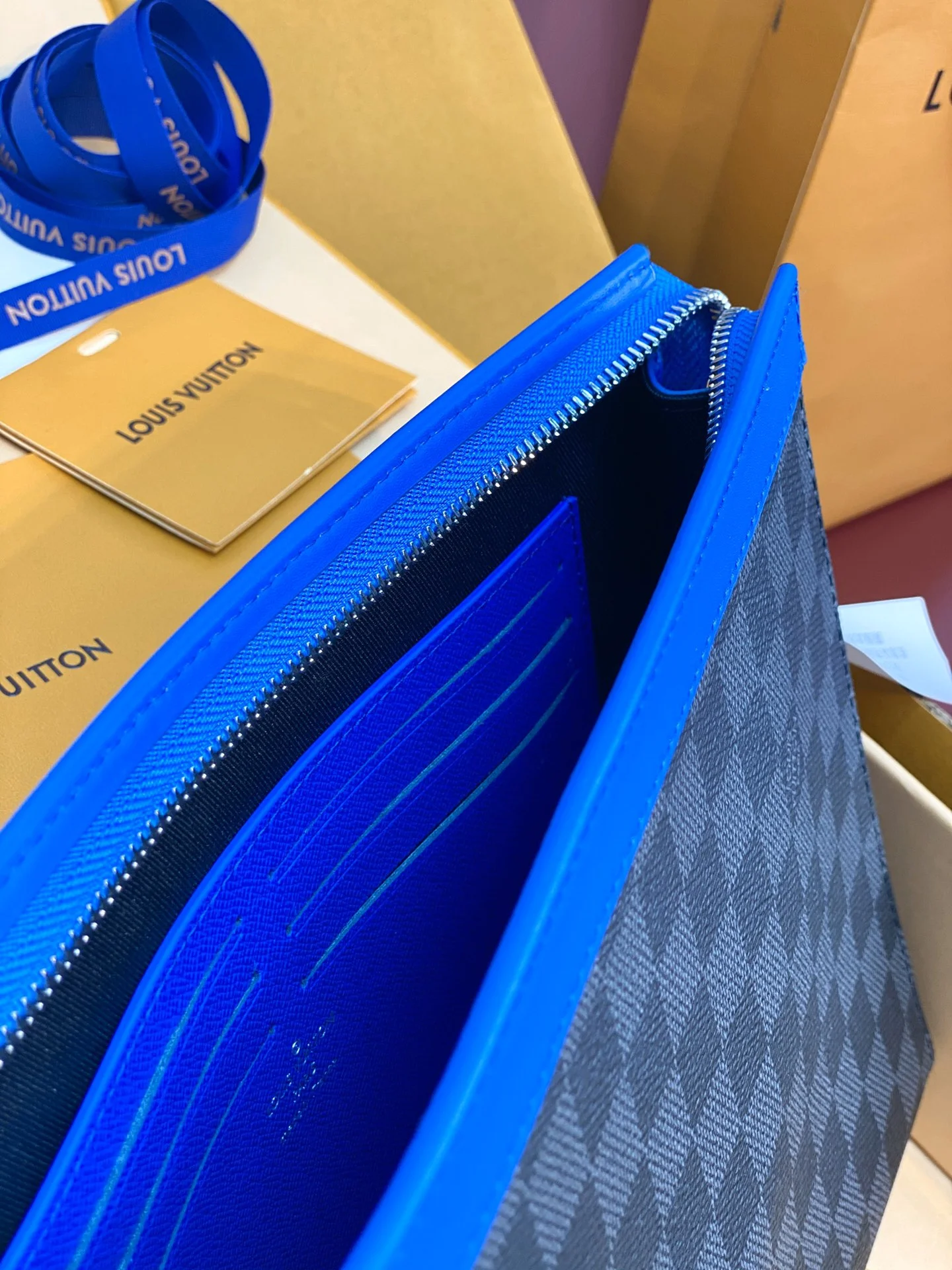 Louis Vuitton Clutch Bags Upgraded 56271