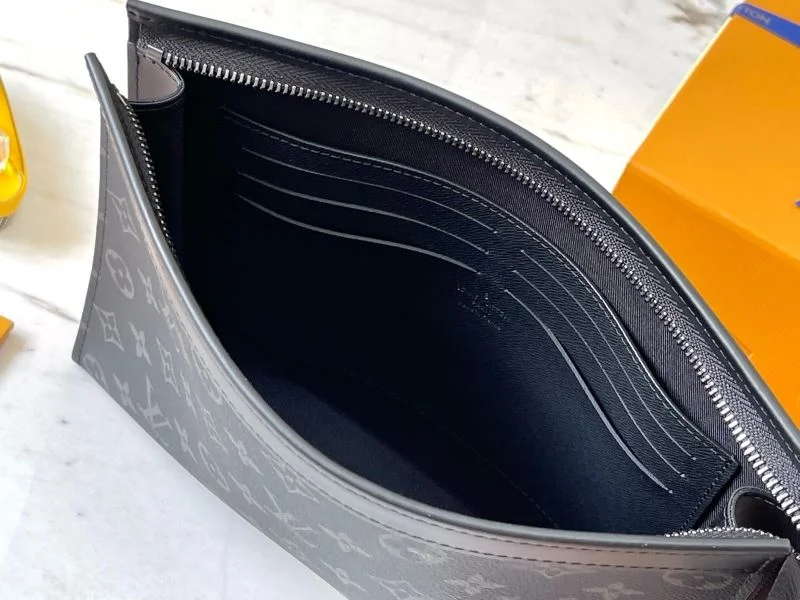 Louis Vuitton Clutch Bags Attractive 39770