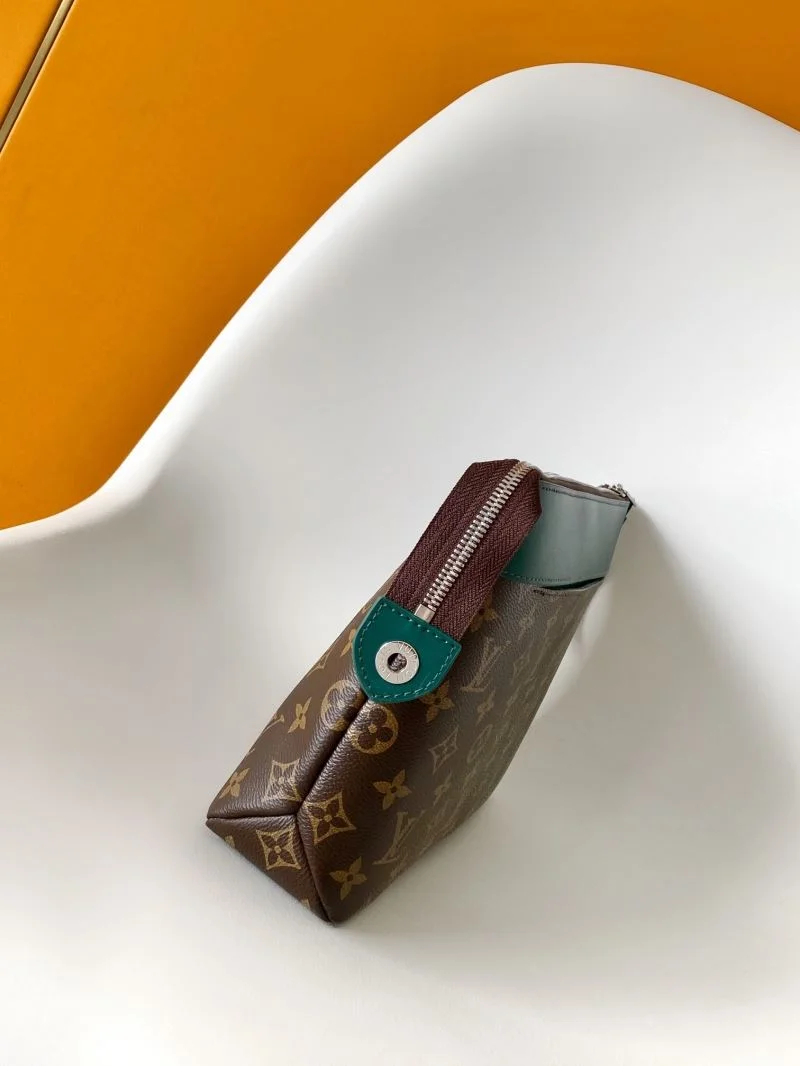 Affordable Louis Vuitton Clutch Bags 39769