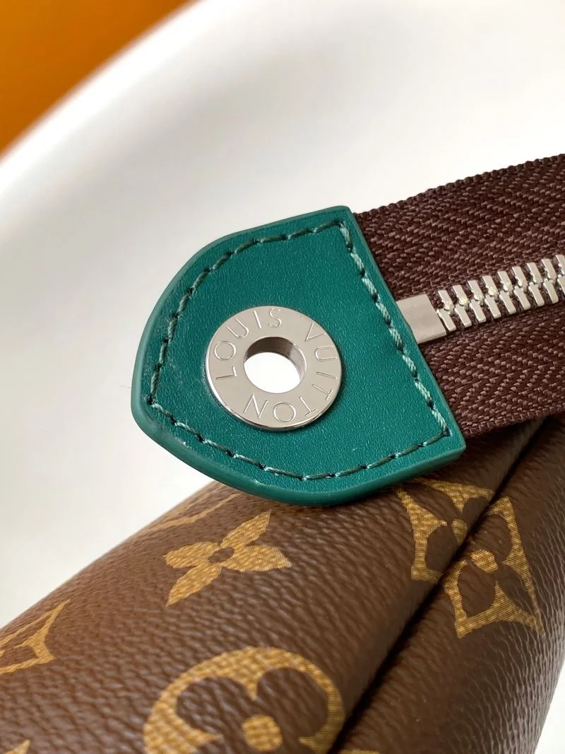 Affordable Louis Vuitton Clutch Bags 39769
