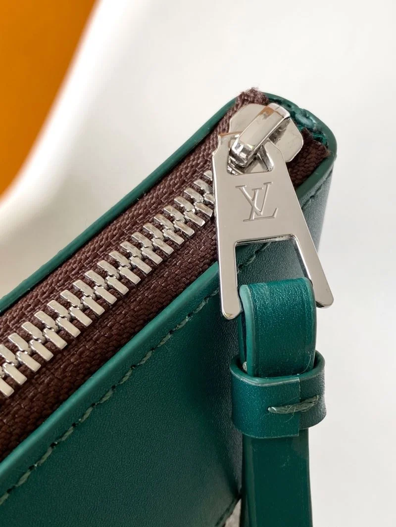 Affordable Louis Vuitton Clutch Bags 39769