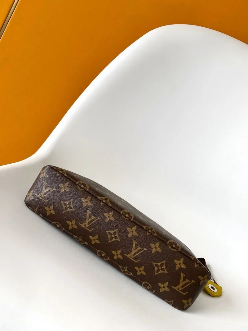 Louis Vuitton Clutch Bags Vibrant 39762