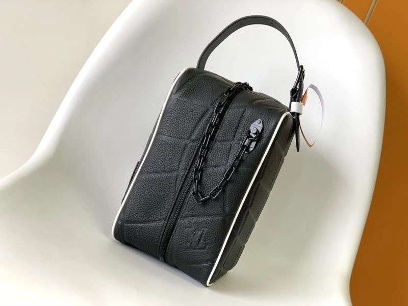Lightweight Louis Vuitton Cosmetic Bags 94365