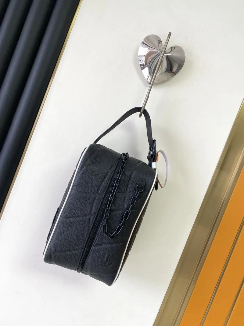 Lightweight Louis Vuitton Cosmetic Bags 94365