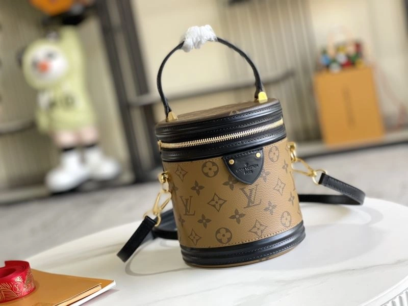 UrbanChic Louis Vuitton Cosmetic Bags 94367