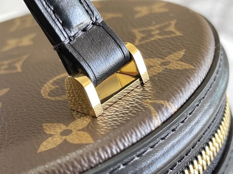 UrbanChic Louis Vuitton Cosmetic Bags 94367