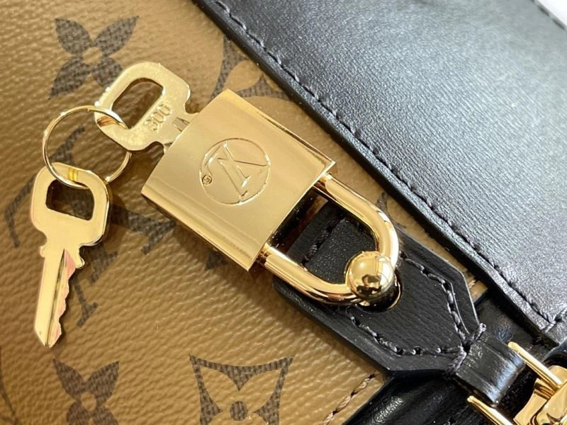 UrbanChic Louis Vuitton Cosmetic Bags 94367