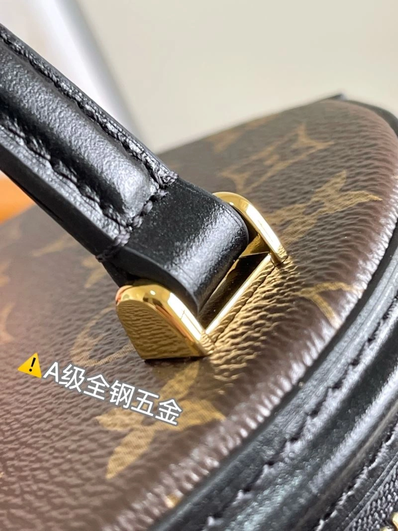 Bold Louis Vuitton Cosmetic Bags 94054