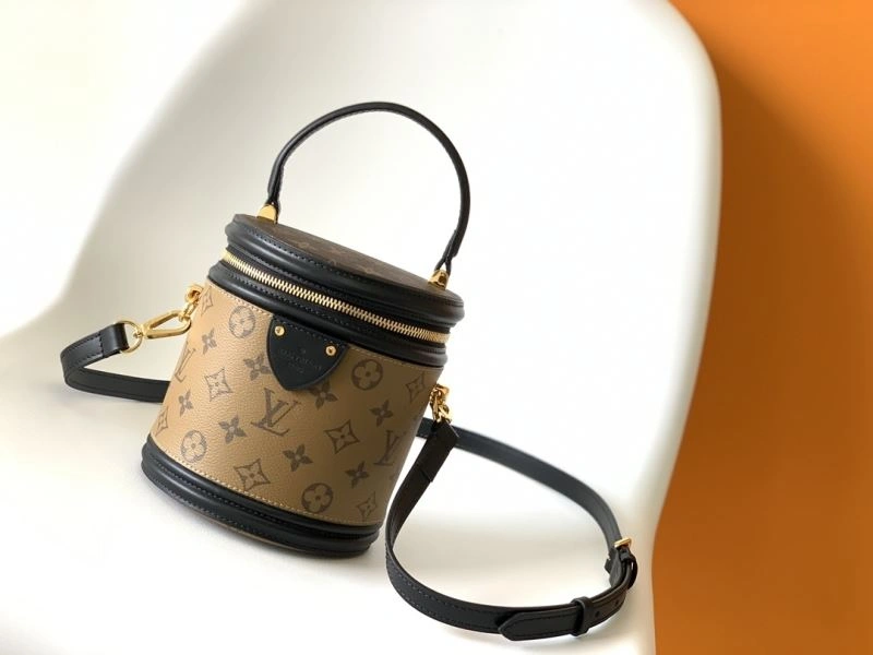 Louis Vuitton Cosmetic Bags Supportive 94055