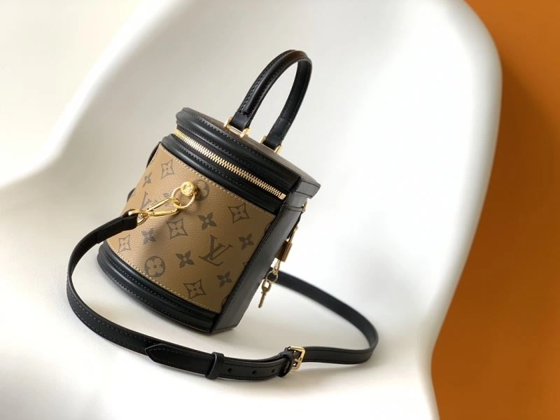 Louis Vuitton Cosmetic Bags Supportive 94055