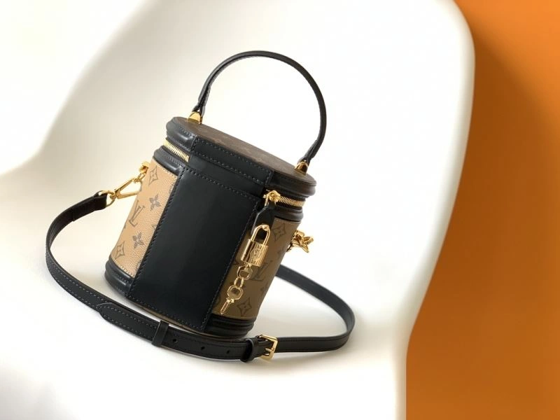 Louis Vuitton Cosmetic Bags Supportive 94055