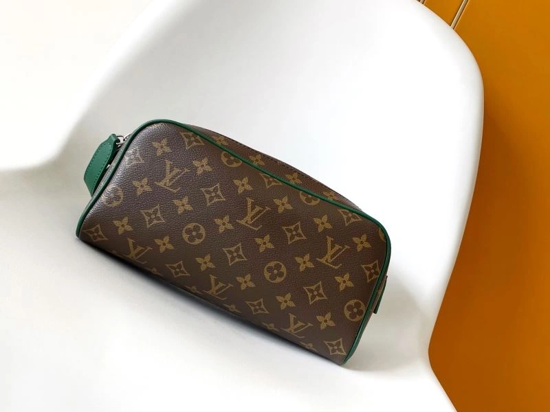 Louis Vuitton Cosmetic Bags Lightweight 93805